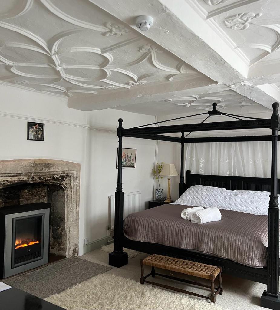 The Totnes Guest House. Upstairs At Zappa'S المظهر الخارجي الصورة